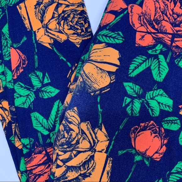Lularoe 2 pairs leggings one size - Picture 2 of 4